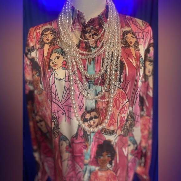 Stylish Buttoned Down Loose Fit Shirt: Multiple Women Faces (Medium Prints) NWT - Picture 3 of 10